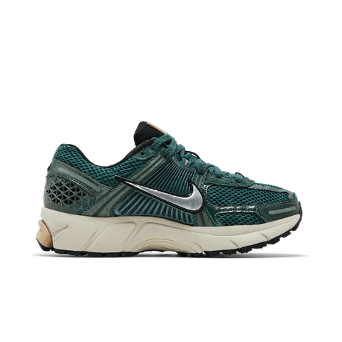 Nike Zoom Vomero 5 Vintage Green Light Orewood Brown Hemp Chrome (Women's)