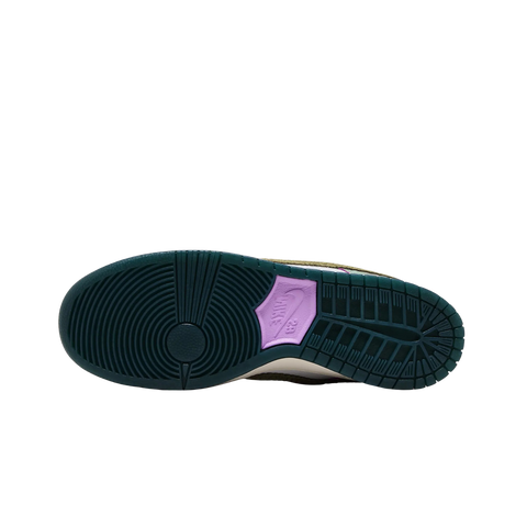 Nike SB Dunk Low Alexis Sablone Chameleon