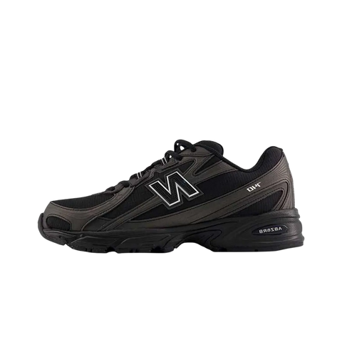 New Balance 740 Black Grey