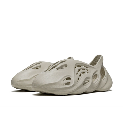 adidas Yeezy Foam RNNR Sand