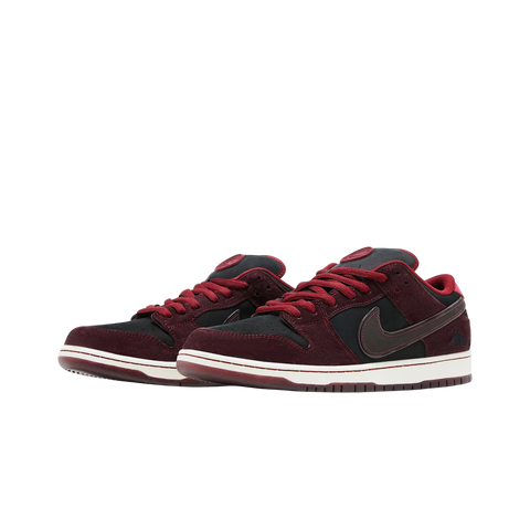 Nike SB Dunk Low Riot Skateshop