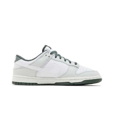 Nike Dunk Low Retro SE Photon Dust Vintage Green
