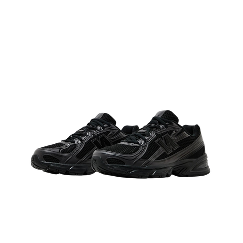 New Balance 740 Triple Black