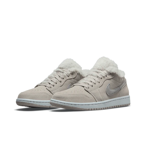 Jordan 1 Low SE Sherpa Fleece (Women's)